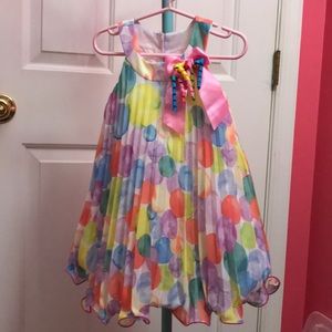Beautiful sleeveless dress size 2T worn once